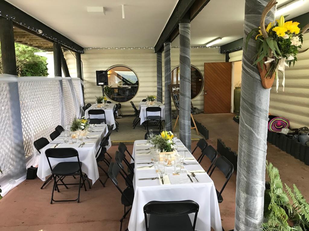 Tryphena Tipi And Bobs Waterfront Lodge מראה חיצוני תמונה